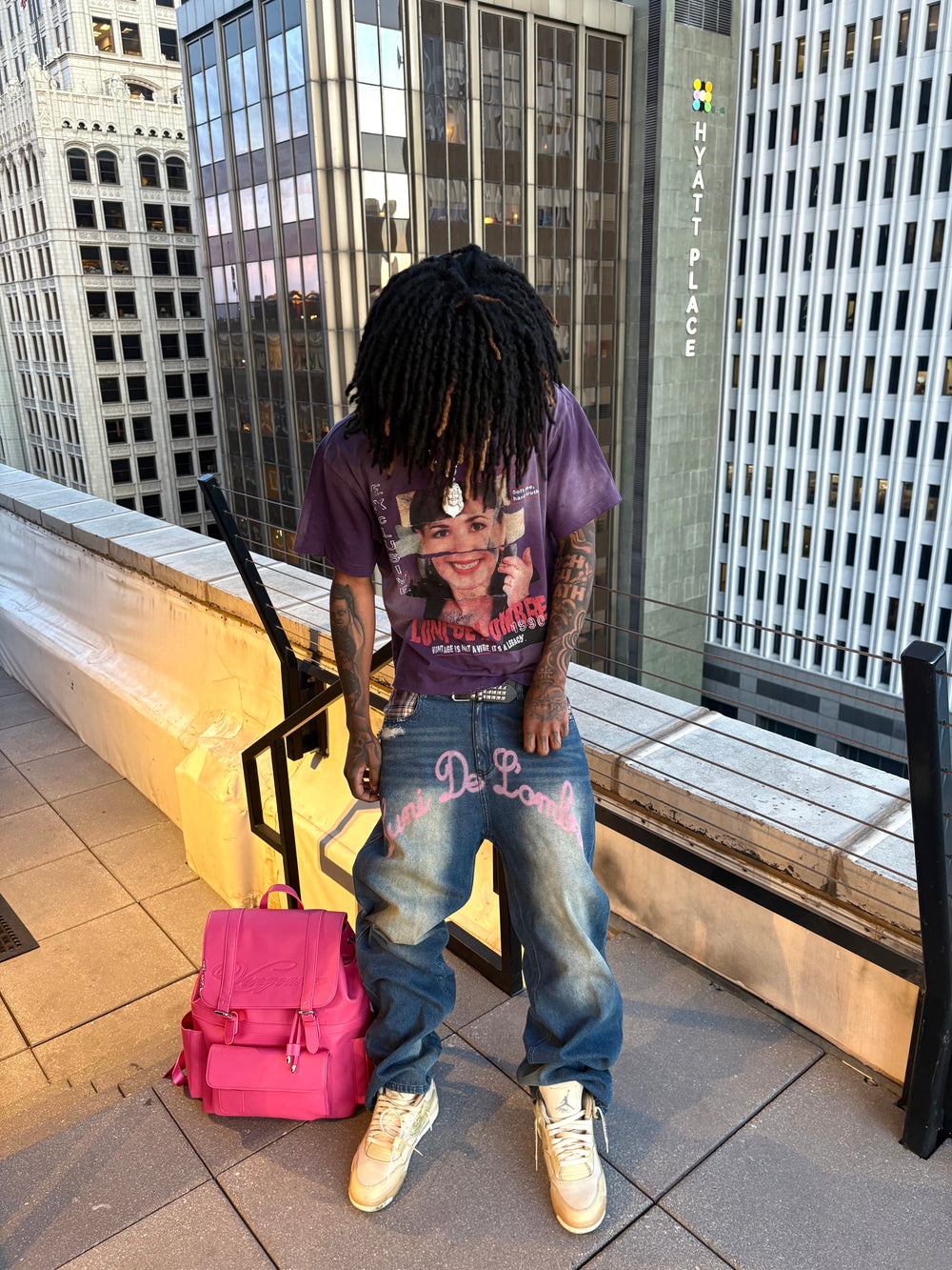 Monroe Tee x Syn Jeans
